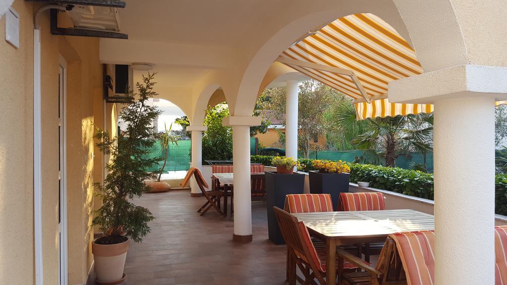 Villa Vanilla With Heated Pool Zára Kültér fotó