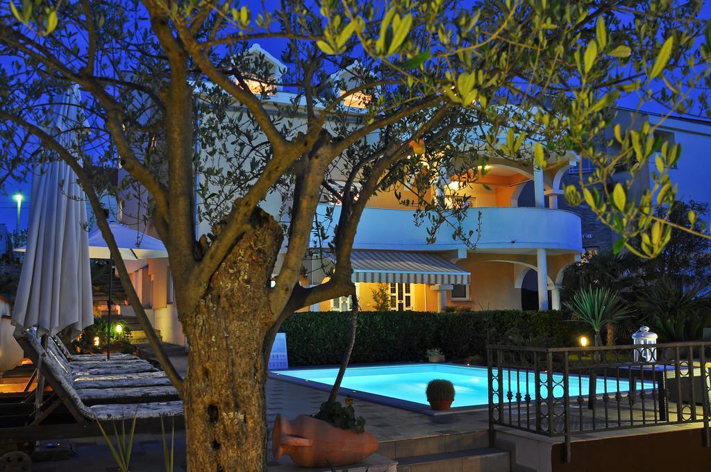 Villa Vanilla With Heated Pool Zára Kültér fotó